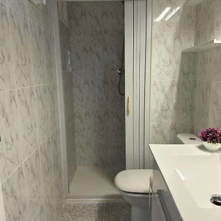 Apartamento Con Terraza A Pasos De La Playa Torrevieja